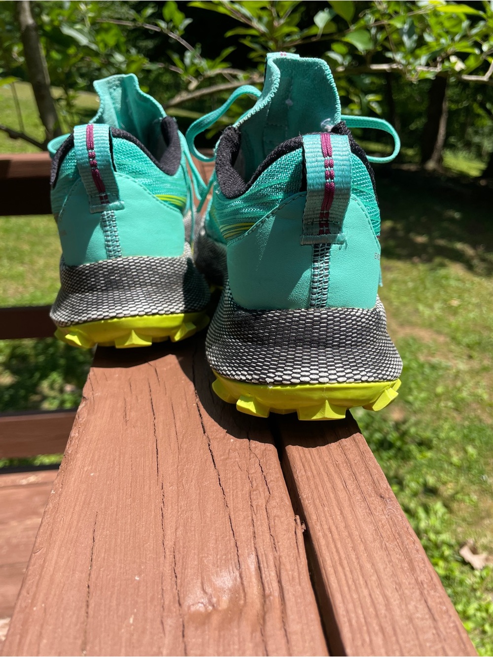 EUC Saucony Teal & Yellow Women's Athletic Trail Running Shoes - Picture 4 of 6